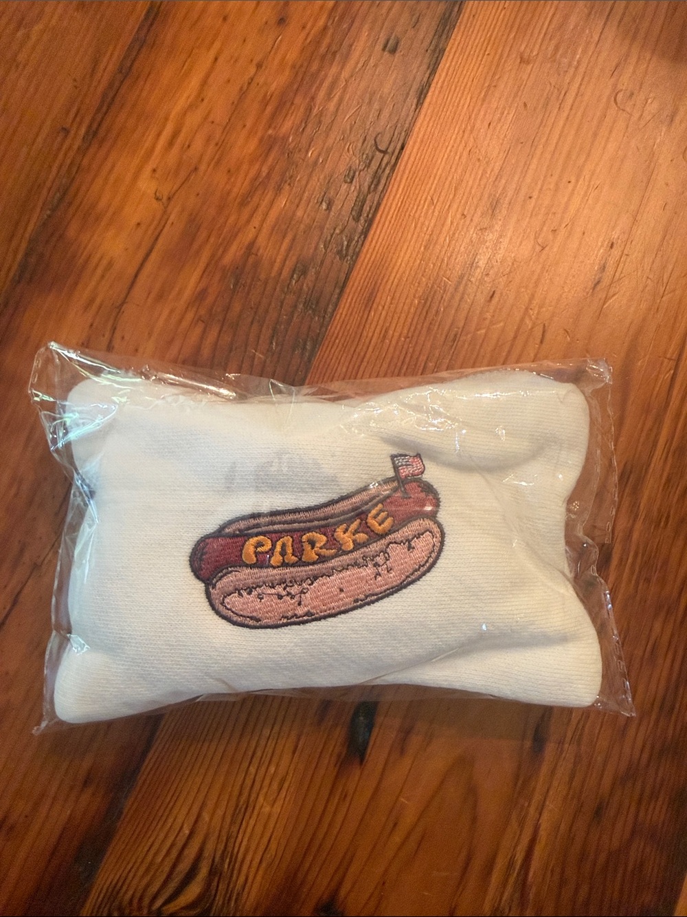 PARKE White Canvas Pouch with 'Claw Clip - Hot Dog